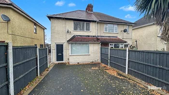 2 Bedroom Semi Detached House For Sale In Edgehill Grove, Mansfield Woodhouse, NG19