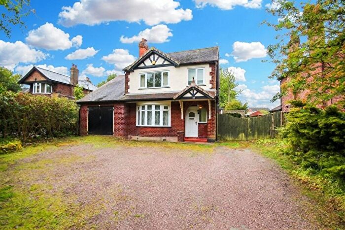 3 Bedroom Detached House For Sale In Northwich Road, Weaverham, CW8