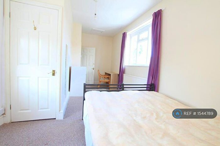 5 Bedroom Semi-Detached House To Rent In Kellaway Avenue, Bristol, BS6
