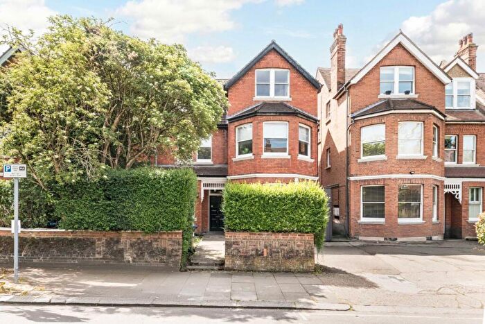 3 Bedroom Flat For Sale In Dartmouth Road, The Mapesbury, NW2