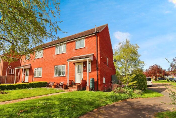 3 Bedroom Semi-Detached House For Sale In Top Row, Wreningham, Norwich, NR16