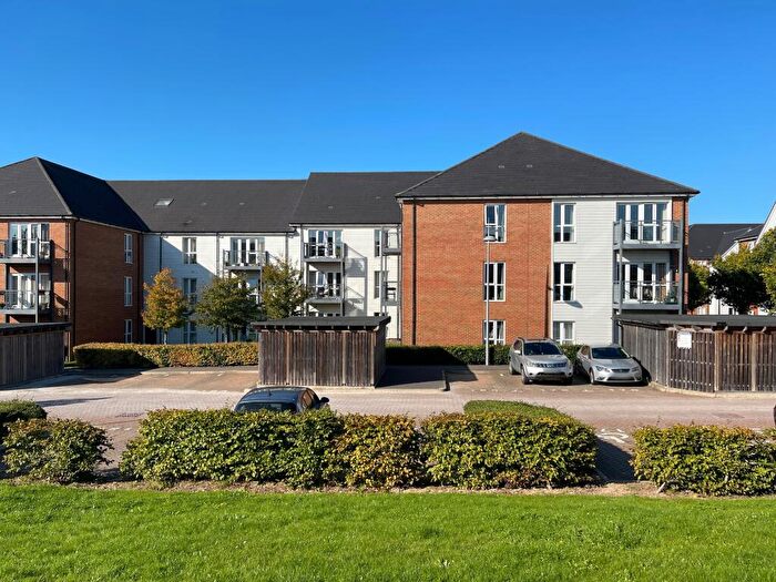 2 Bedroom Apartment To Rent In Holmbush Mews, Faygate, Horsham, RH12