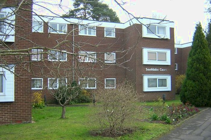 2 Bedroom Flat To Rent In Southlake Court, Woodley, RG5
