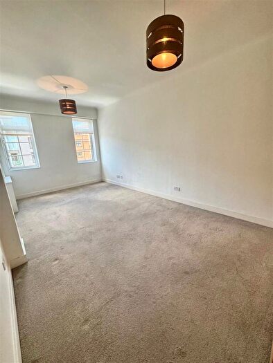 1 Bedroom Flat To Rent In Grove End Gardens, Grove End Road, London, NW8