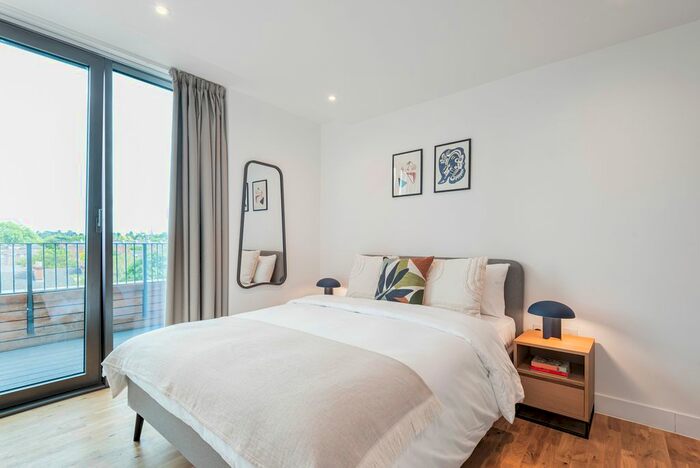 2 Bedroom Flat To Rent In - Queen's Road, Reading, RG1