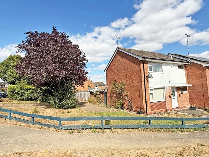 3 Bedroom End Of Terrace House For Sale In Hawlands, Brownsover, Rugby, CV21
