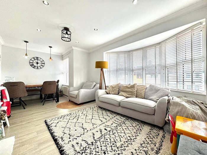 2 Bedroom Flat To Rent In Lambourne Road, Barking, IG11