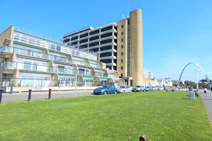 2 Bedroom Apartment To Rent In Priors Lees, - The Leas, Folkestone, CT20