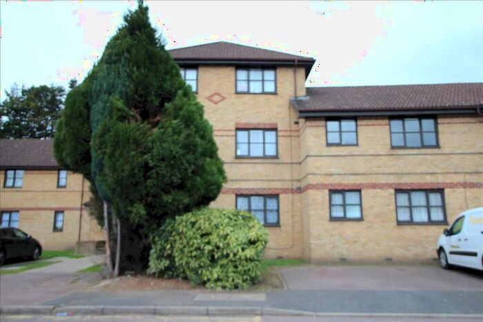 1 Bedroom Flat To Rent In Hickory Close, Edmonton, London, N9