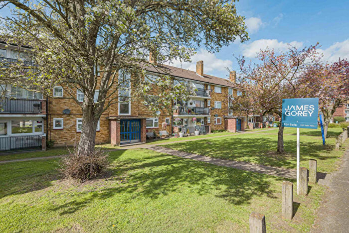 2 Bedroom Flat For Sale In Ellenborough Road, Sidcup, DA14