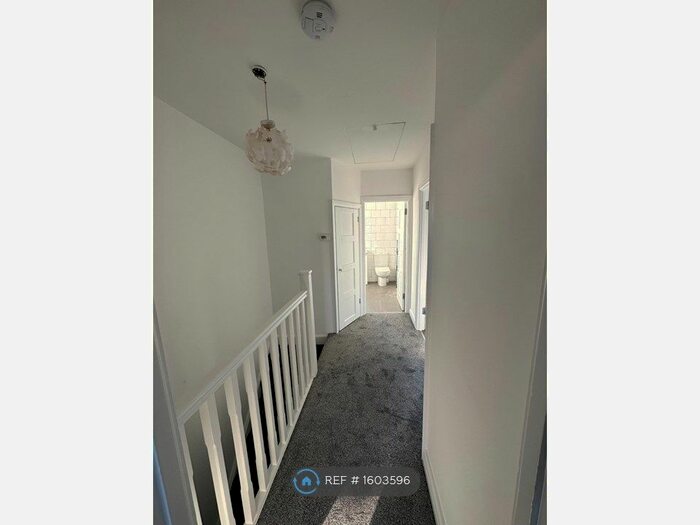 1 Bedroom Flat To Rent In Carshalton Road, Carshalton, SM5