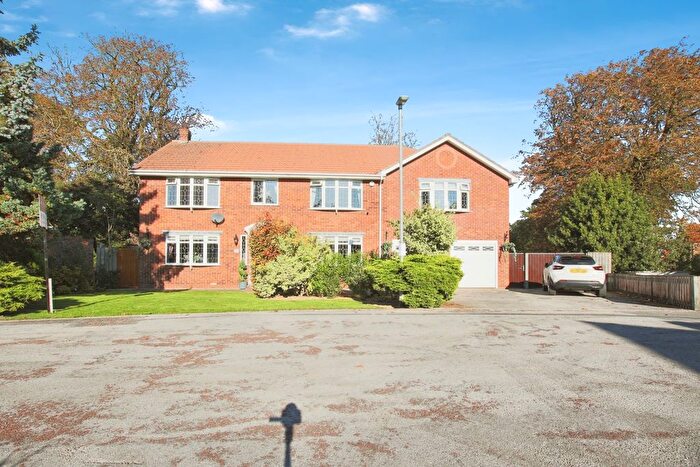 6 Bedroom Detached House For Sale In Church View, Patrington, Hull, HU12