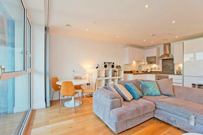 1 Bedroom Apartment To Rent In Sovereign Tower, Canning Town, E16