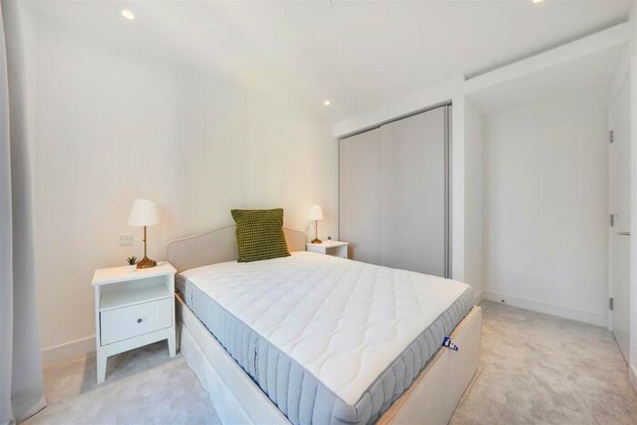 2 Bedroom Apartment To Rent In Harcourt Tower, Sqp, Marsh Wall, London, E14