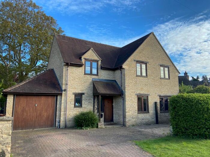 4 Bedroom Detached House For Sale In Middleton Road, Bucknell, Bicester, OX27