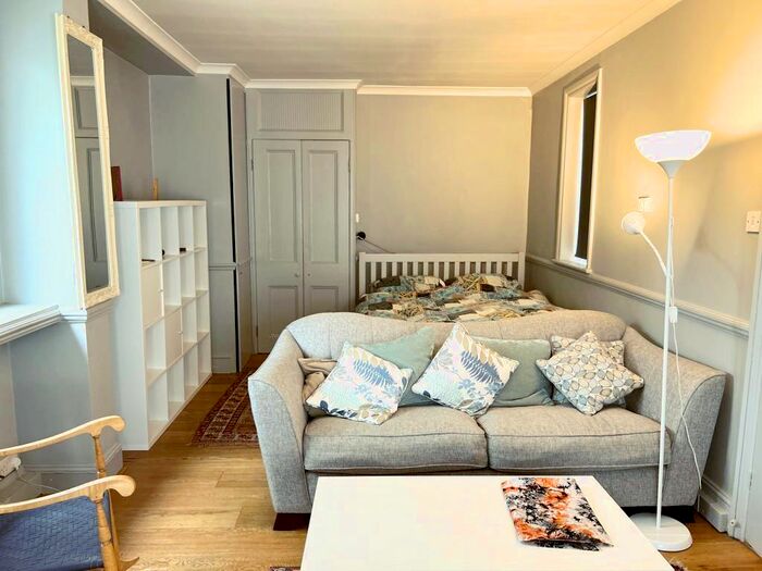 Studio To Rent In Ovington Square, London, SW3