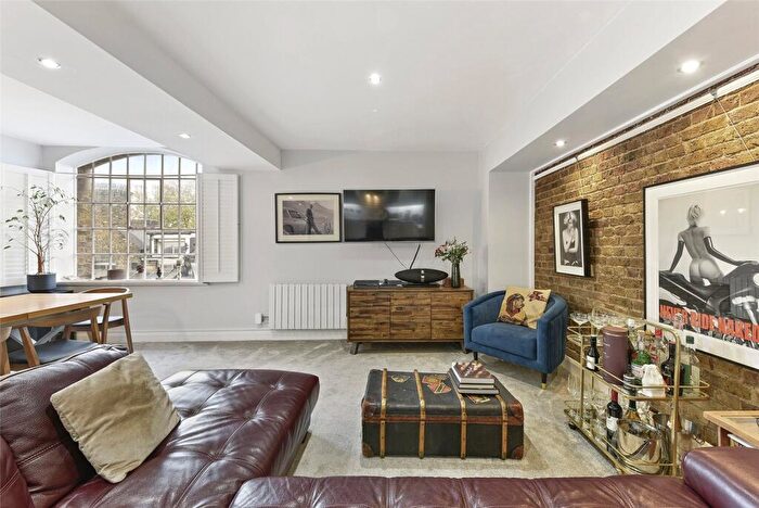2 Bedroom Apartment To Rent In Dundee Court, Wapping High Street, London, E1W