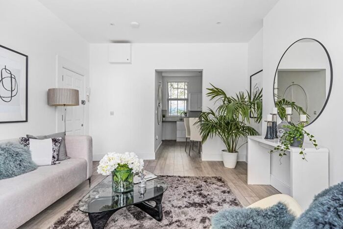 1 Bedroom Flat For Sale In Ladbroke Grove, Notting Hill, W10