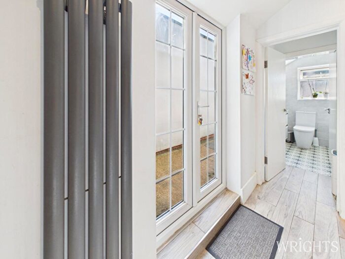2 Bedroom Terraced House For Sale In Chantry Lane, Hatfield, AL10