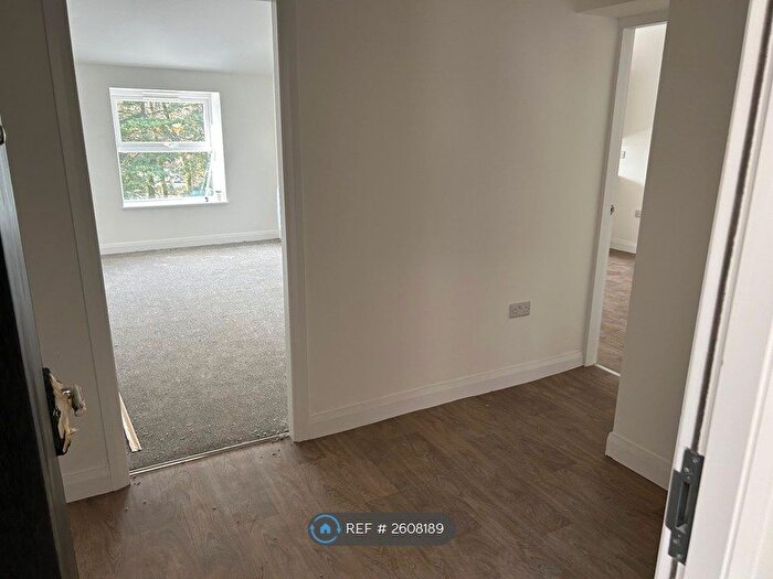 2 Bedroom Flat To Rent In Bury Road, Rawtenstall, Rossendale, BB4