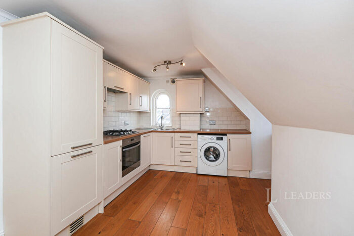 2 Bedroom Flat To Rent In College Road, Bromley, BR1