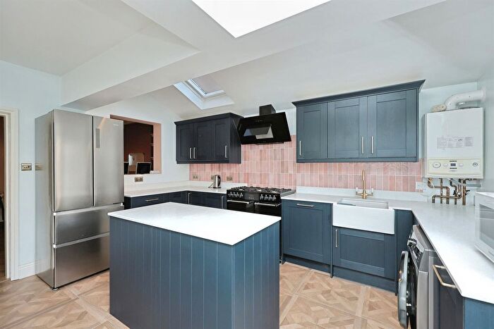 3 Bedroom Semi-Detached House For Sale In Newmarket Street, Norwich, NR2