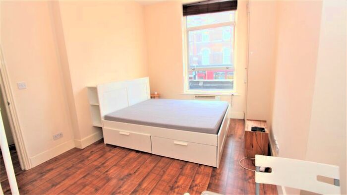 Studio To Rent In Seven Sisters Road, London, N4