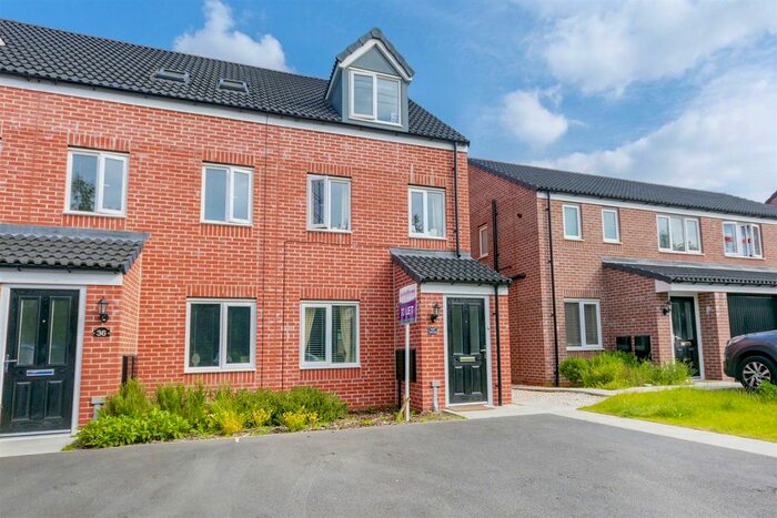 3 Bedroom End Of Terrace House To Rent In Peregrine Gardens, Clipstone Village, Mansfield, NG21