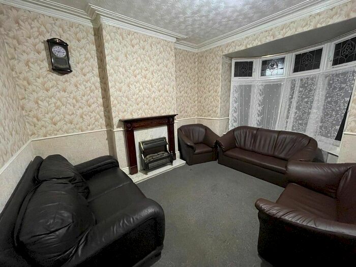 3 Bedroom Semi-Detached House To Rent In Stafford Road, Sheffield, S2