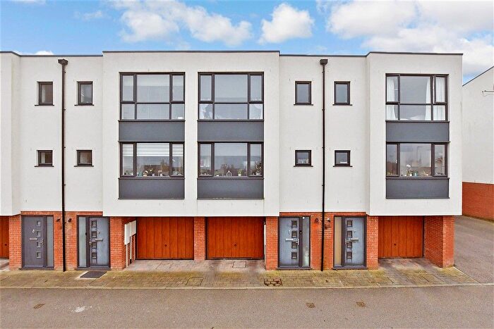 3 Bedroom Town House For Sale In Millers Hill, Ramsgate, Kent, CT11