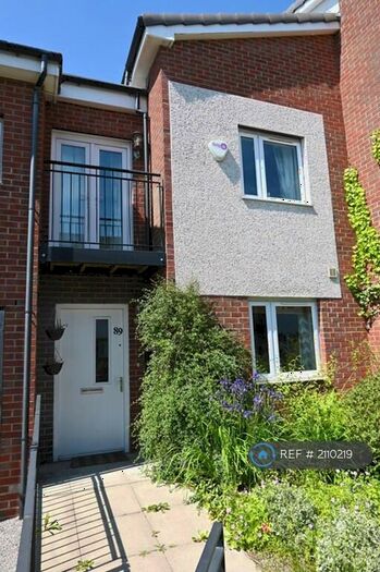 3 Bedroom Terraced House To Rent In Sandal Street, Manchester, M40