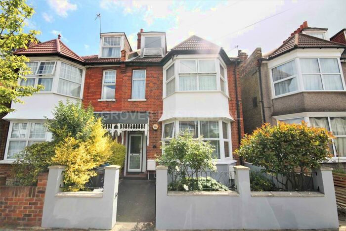 2 Bedroom Maisonette To Rent In Claremont Avenue, New Malden, KT3