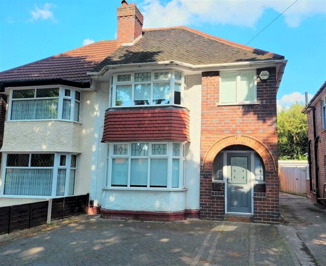 3 Bedroom Semi-Detached House To Rent In Robin Road, Erdington, Birmingham, B23