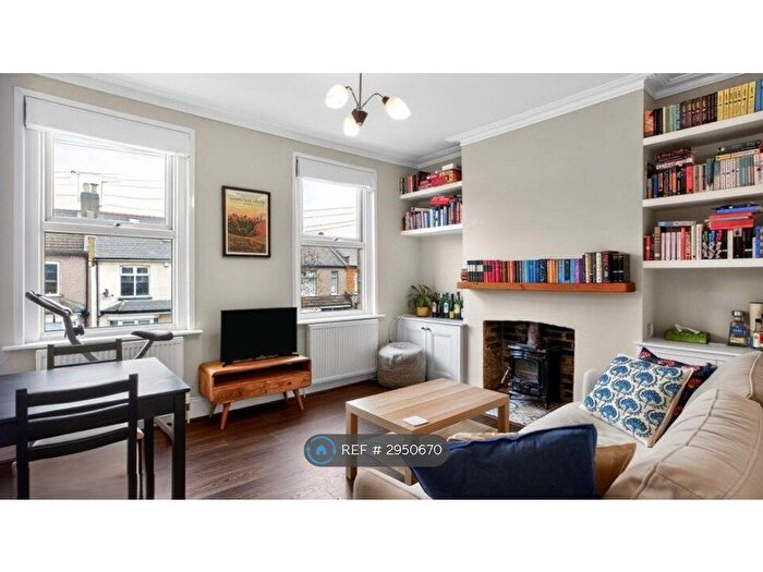 1 Bedroom Maisonette To Rent In Oakleigh Road North, London, N20