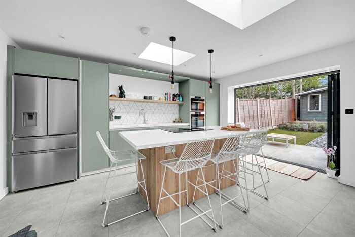 3 Bedroom Terraced House To Rent In Ivorydown, Bromley, BR1