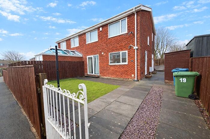 3 Bedroom Semi Detached House For Sale In Stephenson Way, Winlaton, NE21