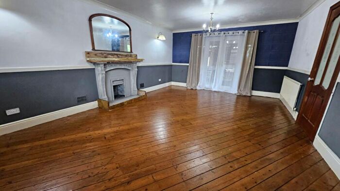 4 Bedroom Detached House To Rent In Lune Way, Stockport, SK5