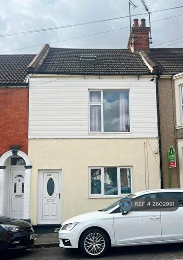 4 Bedroom Terraced House To Rent In Whitworth Road, Northampton, NN1