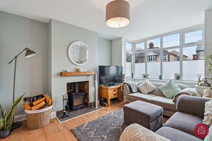 3 Bedroom Semi Detached House For Sale In Fern Hill Road, Oxford, OX4