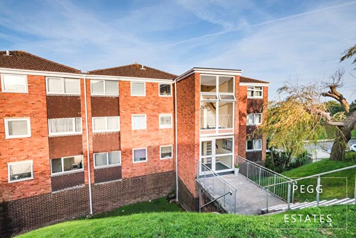 2 Bedroom Flat For Sale In Langstone Close, Torquay, TQ1