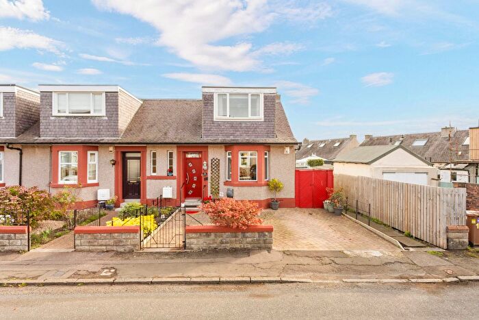 2 Bedroom End Of Terrace House For Sale In Brunstane Bank, Brunstane, EH15