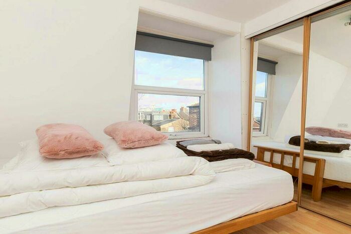 1 Bedroom Flat To Rent In Hampden Road, Turnpike Lane, N8