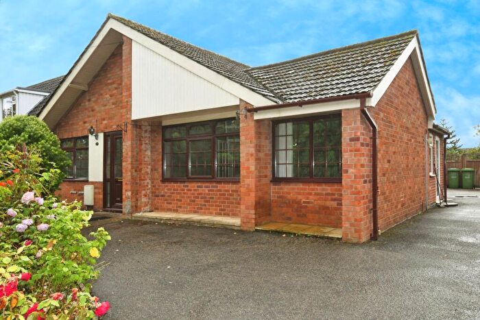 4 Bedroom Bungalow For Sale In Church Road, Saxilby, Lincoln, Lincolnshire, LN1