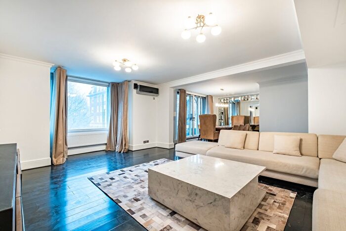 3 Bedroom Flat To Rent In Park Road, London, NW8