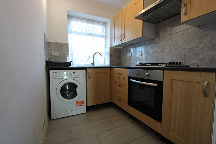 1 Bedroom Flat To Rent In Woodstock Way, Mitcham, CR4
