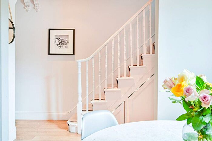 2 Bedroom Flat To Rent In Berrymede Road, Chiswick, W4