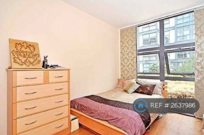 2 Bedroom Flat To Rent In Manilla Street, London, E14
