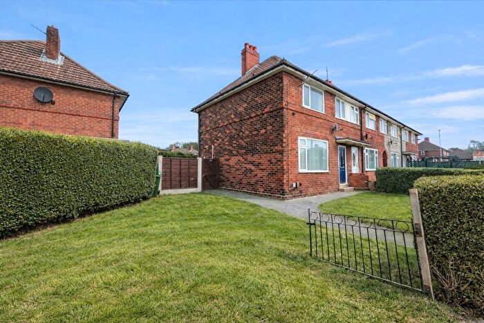3 Bedroom Semi Detached House To Rent In Waincliffe Garth, Leeds, West Yorkshire, LS11