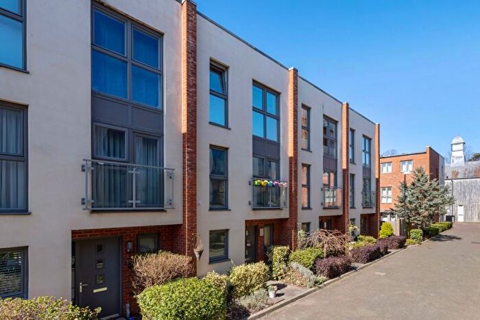 4 Bedroom Terraced House For Sale In Longley Road, Chichester, PO19