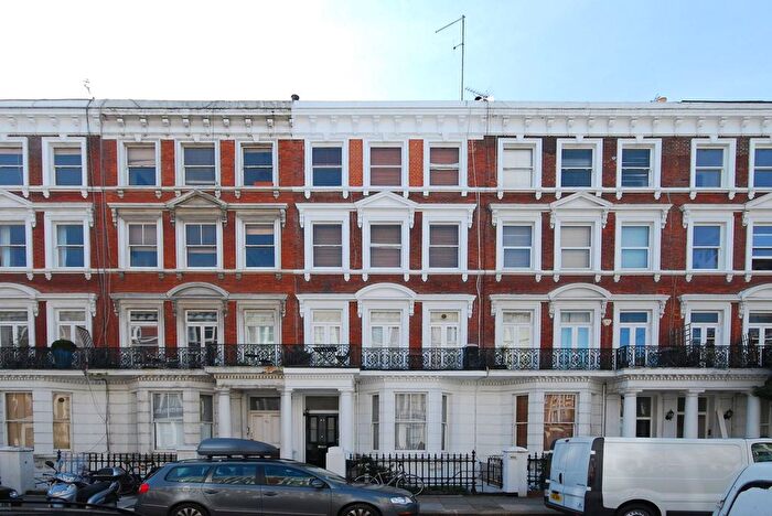 1 Bedroom Flat To Rent In Maclise Road, Brook Green, London, W14